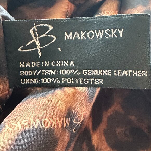 B Makowsky Shoulder Bag White Leather Handbag BLack Shoulder Strap Zip Pockets - Picture 15 of 16